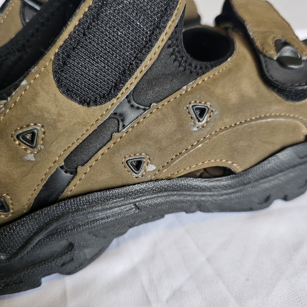 Faded Glory Men's Brown and Black Sandals - Picture 10 of 16